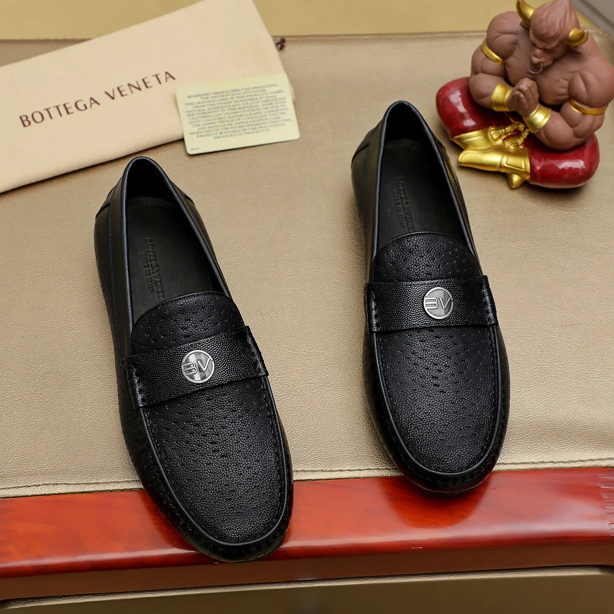 Men's men's shoes 💰440 [BV] 👟👟 Italian luxury brand Made with imported cowhide technology to highlight high-end men's taste of light luxury life [color] [color] Masters with ten years of manual experience create classic weaving 🌴 The inner top layer 🐮 lining 💯😘 The top quality inherits the brand craftsmanship! Color, code number 39-44 (38.45. Can be customized)